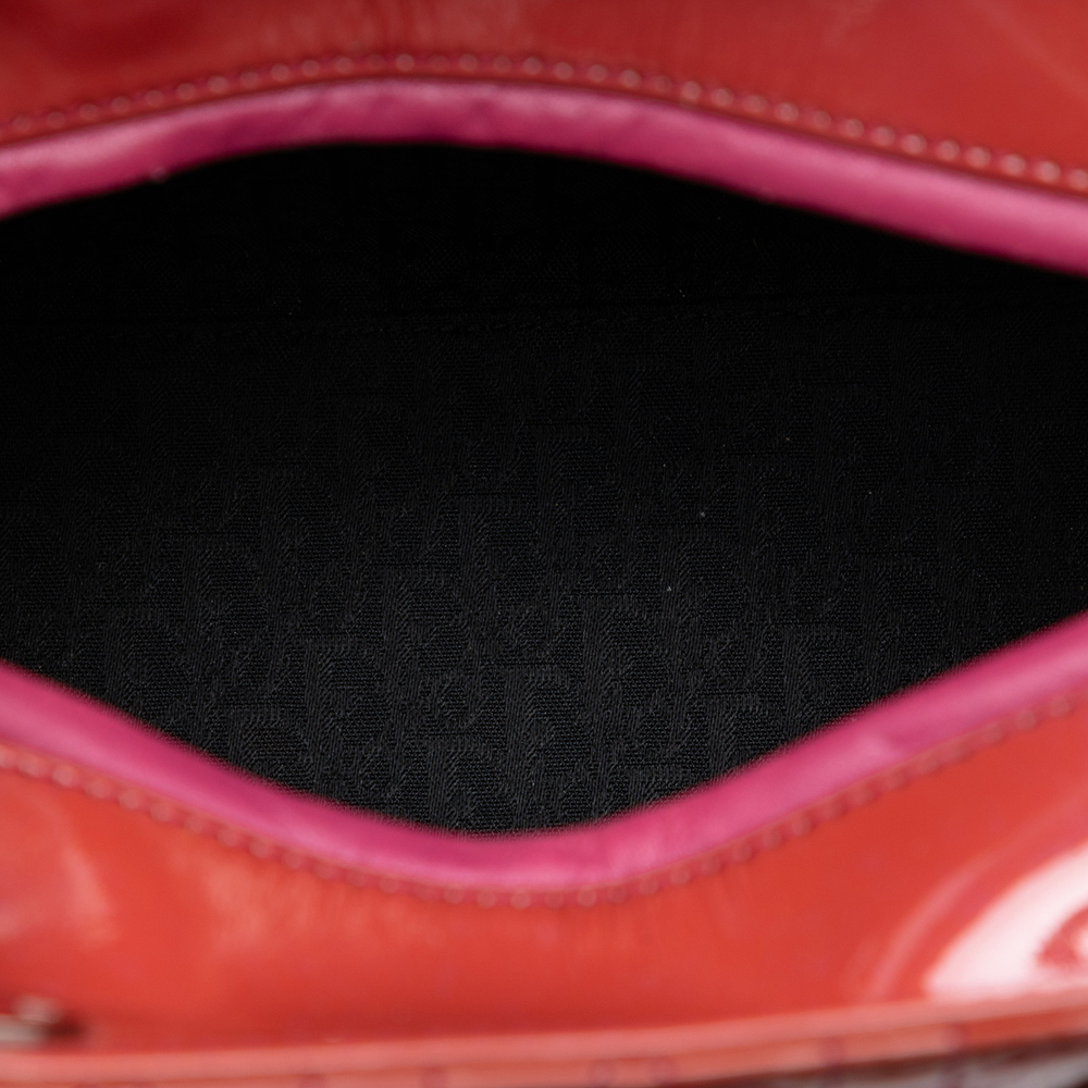 Pre-Loved Dior Medium Patent Cannage Lady Dior - Picture 4 of 7